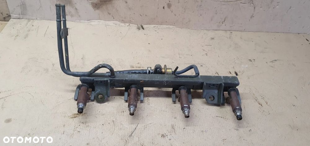 Listwa wtryskowa wtryski Suzuki Liana 1.6 16V - 4