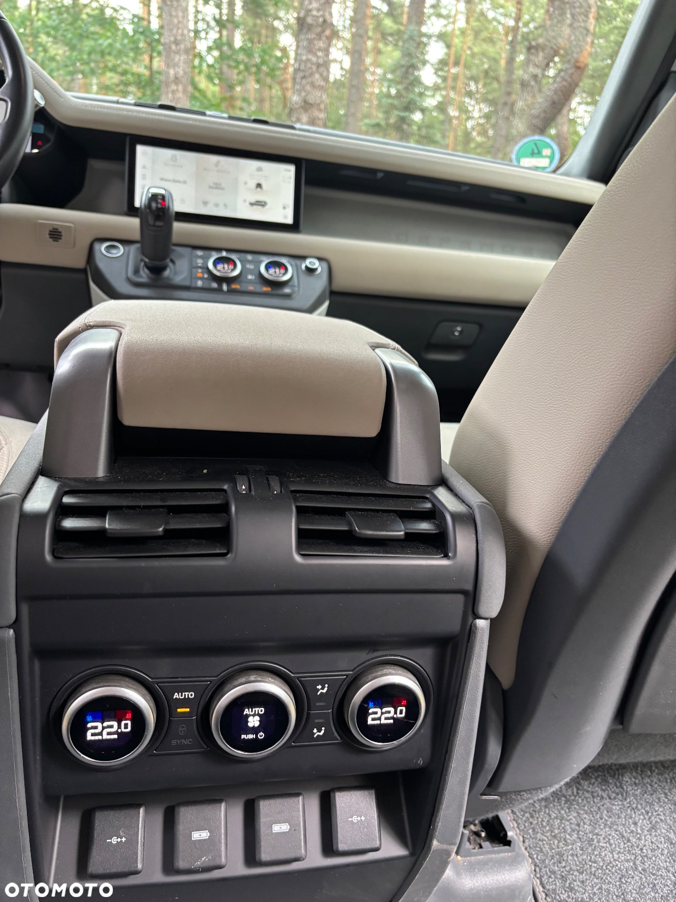 Land Rover Defender 110 2.0 D240 S - 23