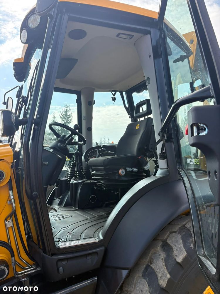 JCB 4CX - 33