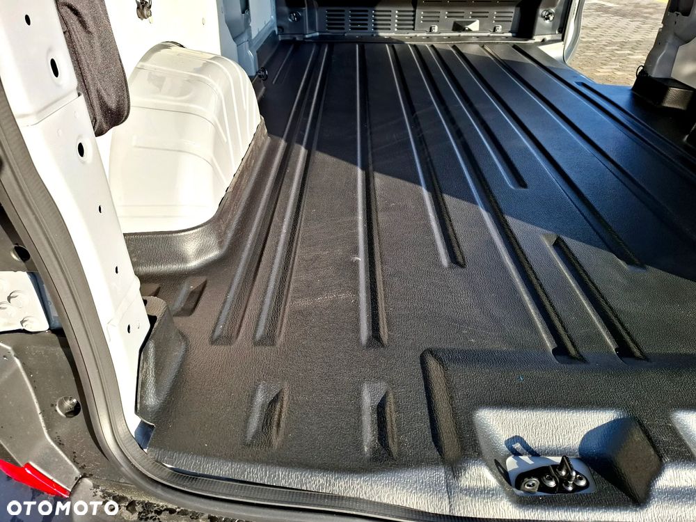 Volkswagen Transporter - 7