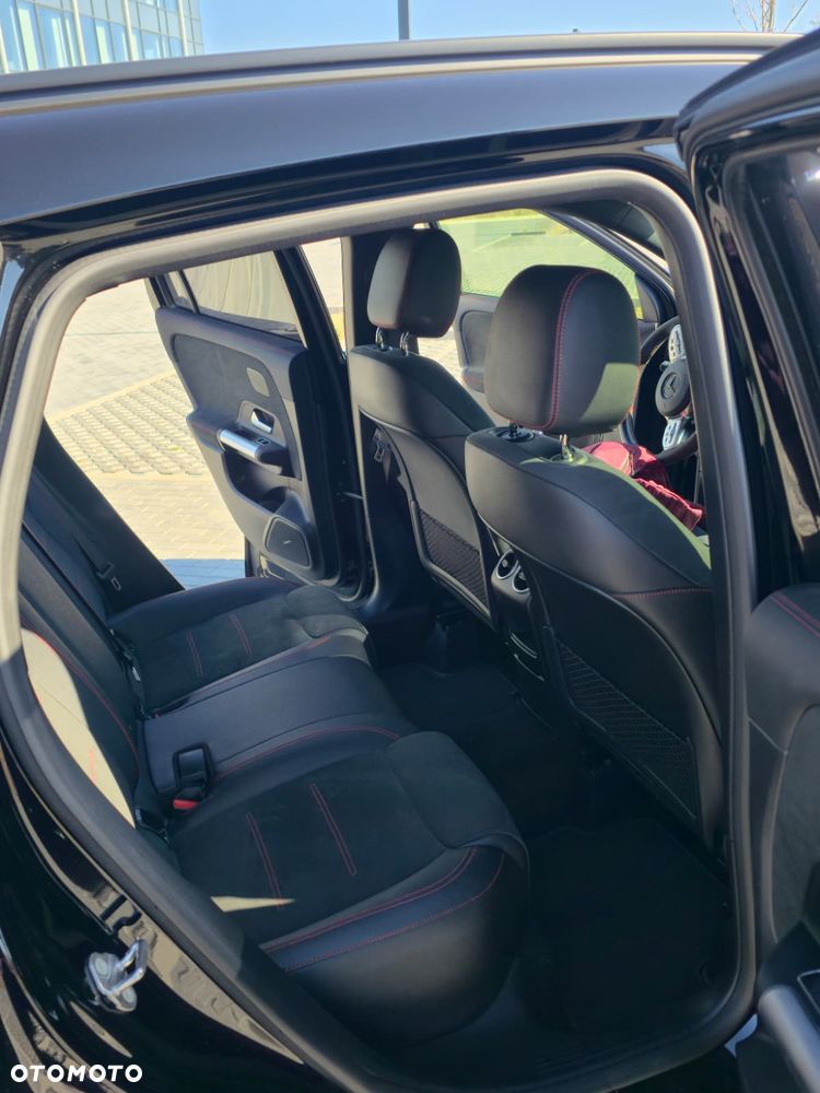 Mercedes-Benz GLA - 17