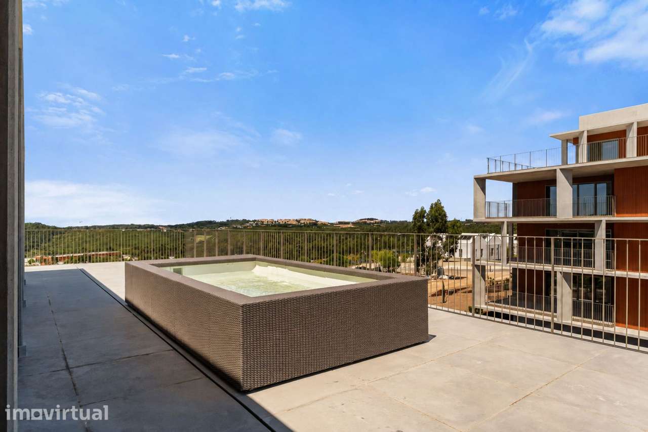 Penthouse T4 com jardim, Belas Clube de Campo, Sintra - Grande imagem: 2/44