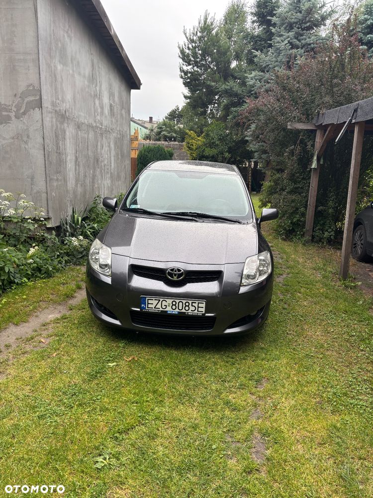 Toyota Auris 1.6 Sol - 1