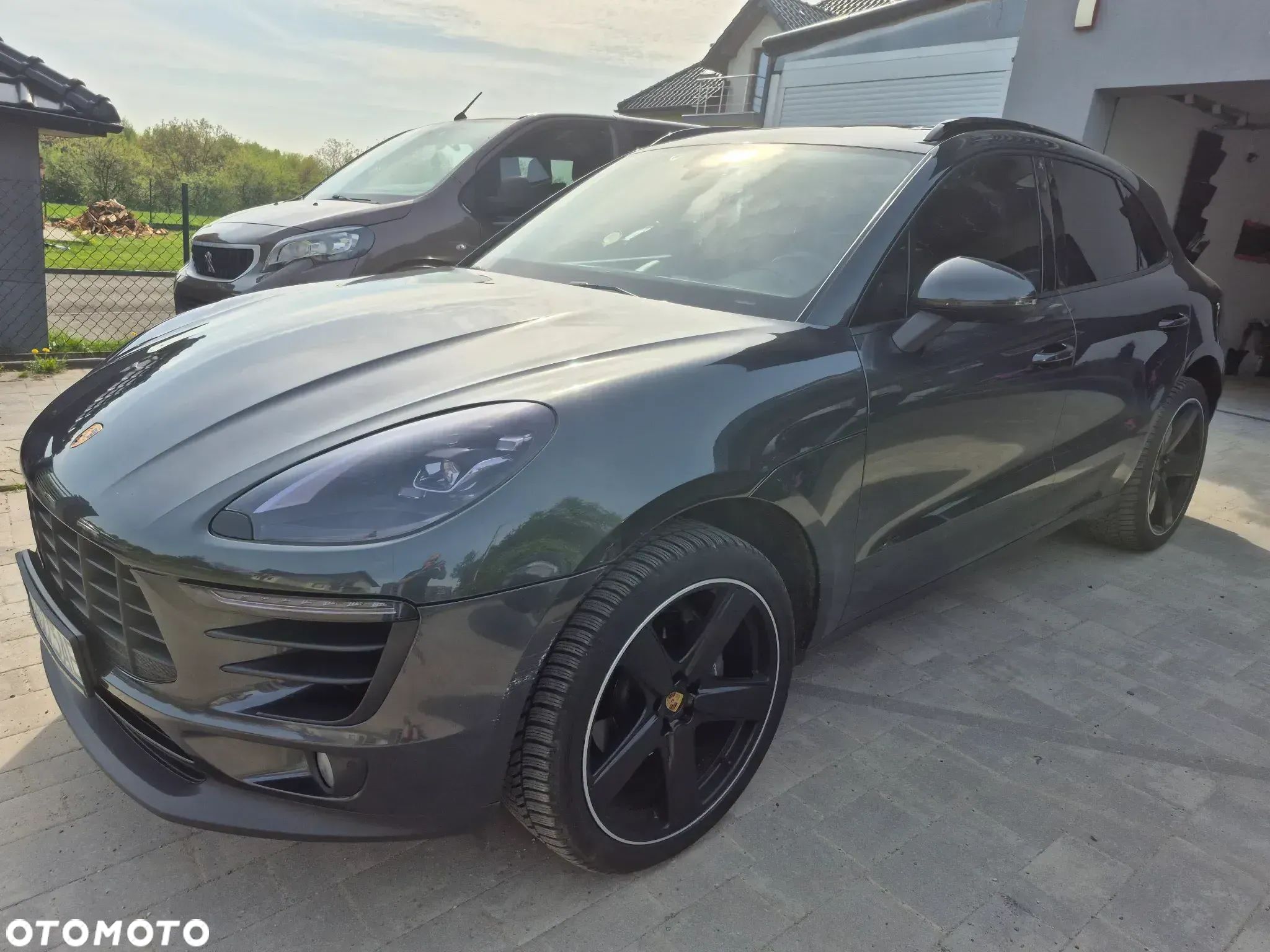 Porsche Macan - 1