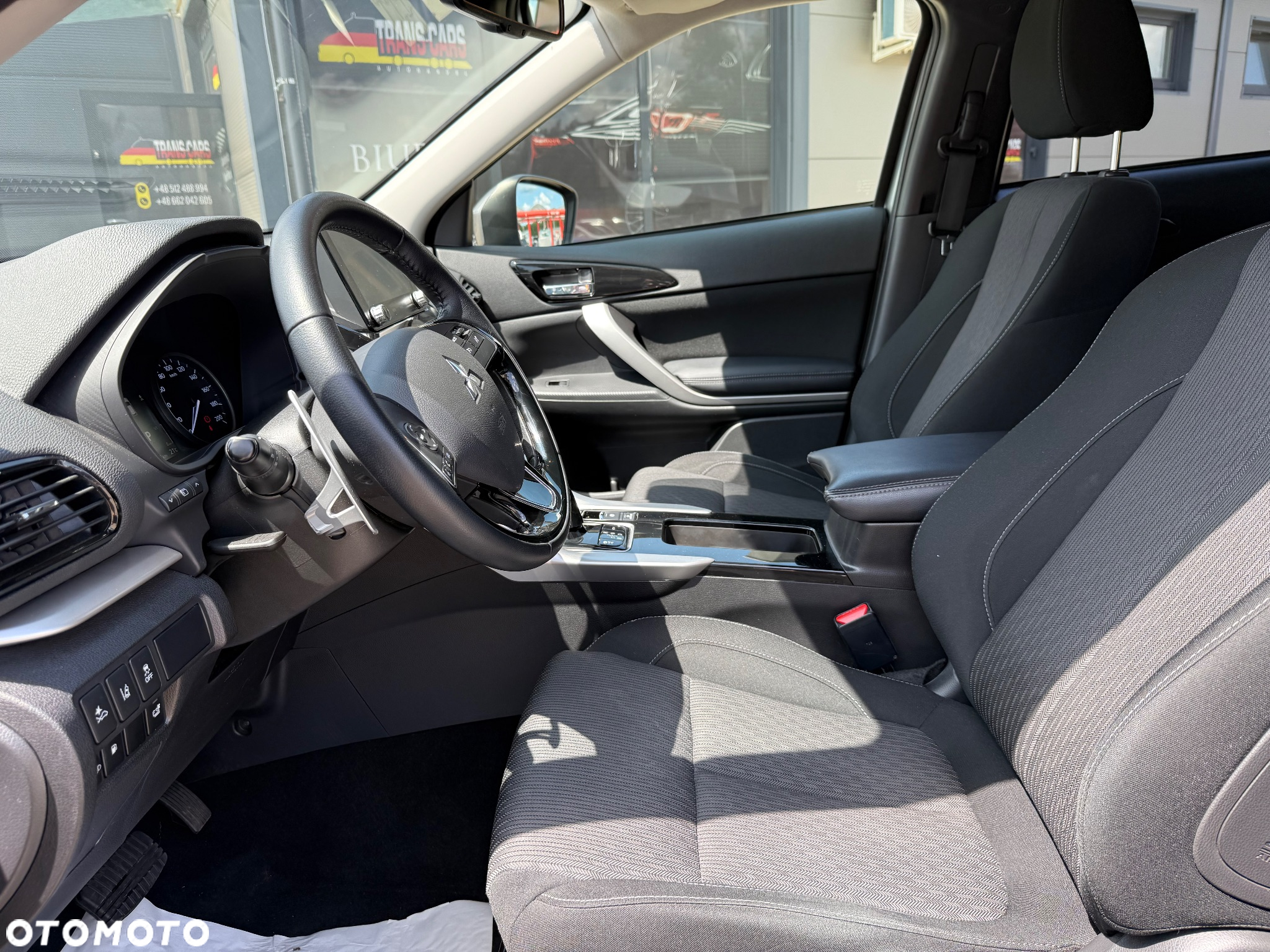Mitsubishi Eclipse Cross Plug-In Hybrid 4WD Basis - 17