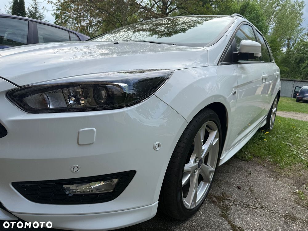 Ford Focus 1.5 EcoBoost Start-Stopp-System ST-LINE - 2
