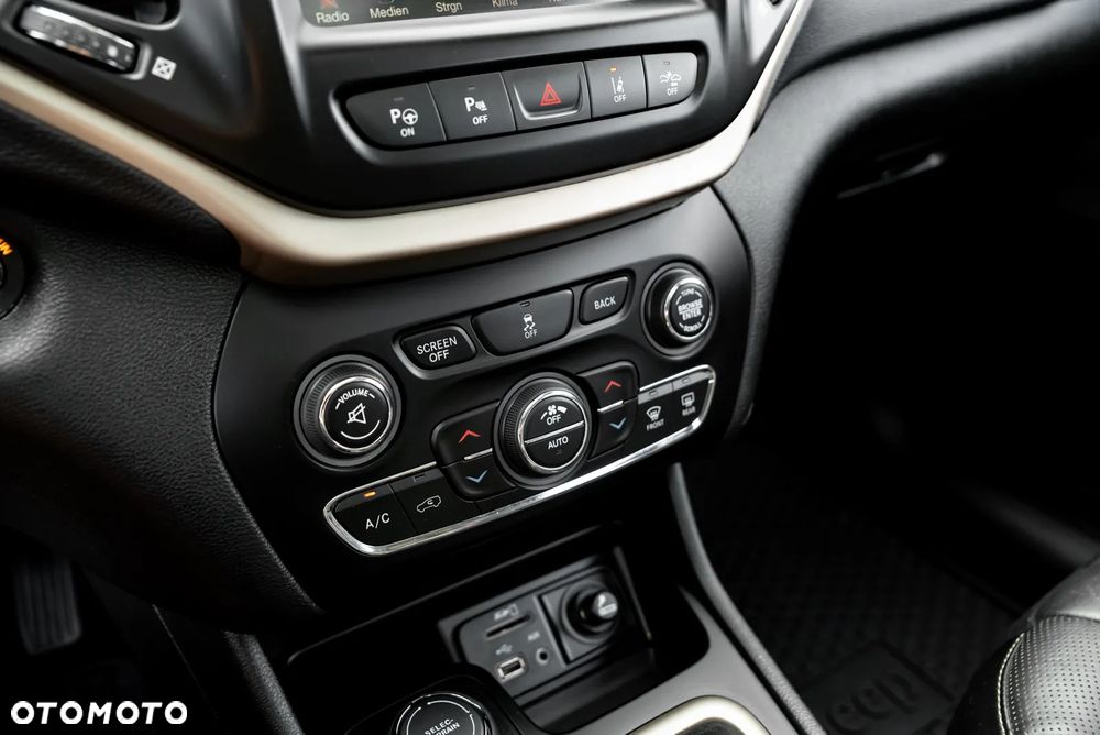 Jeep Cherokee 3.2 V6 Pentastar Active Drive I Automatik Limited - 31