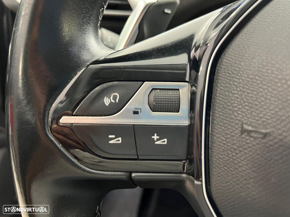 Peugeot 3008 BlueHDi 130 Stop & Start EAT8 Allure - 29
