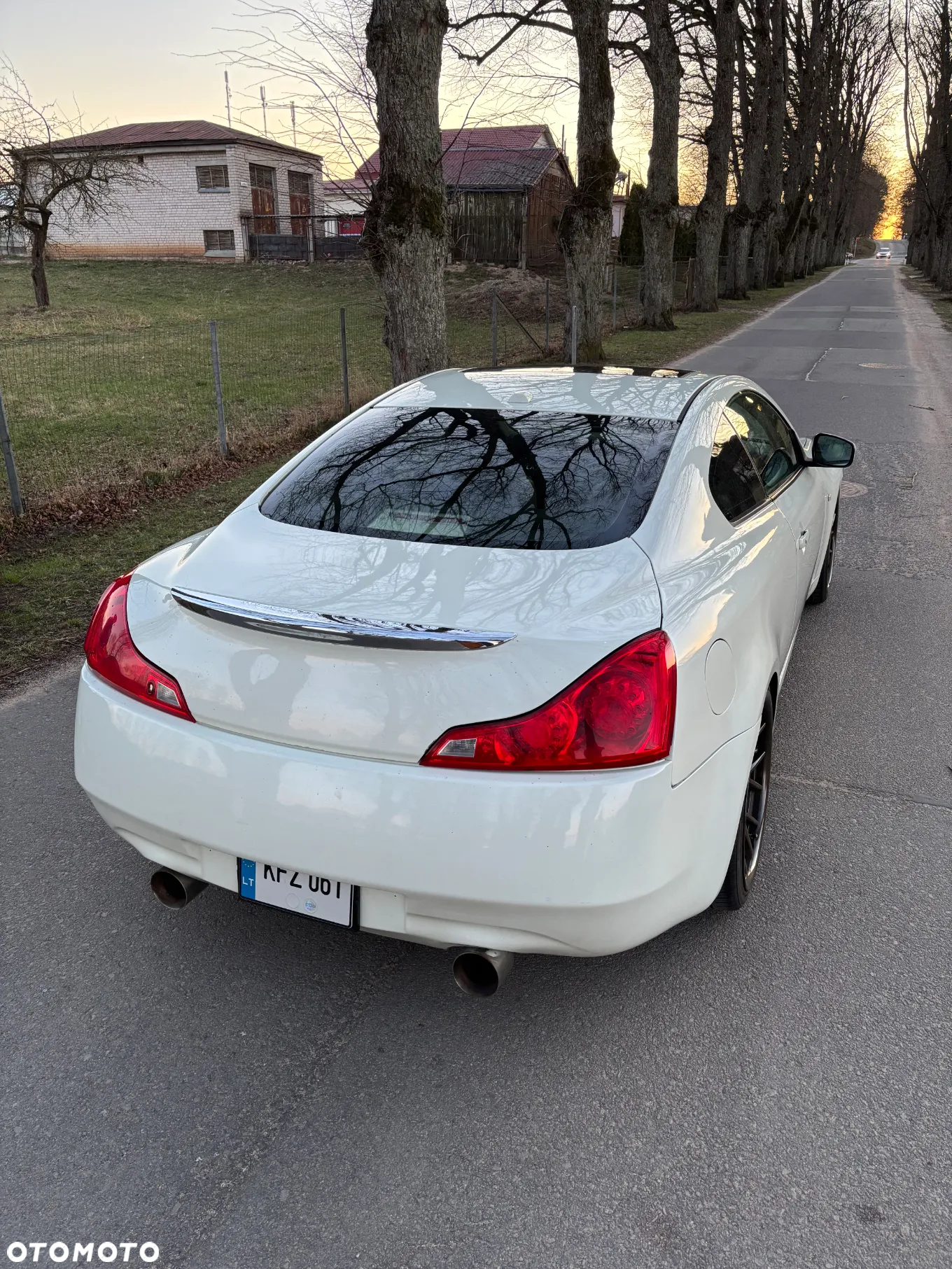 Infiniti G G37 - 10