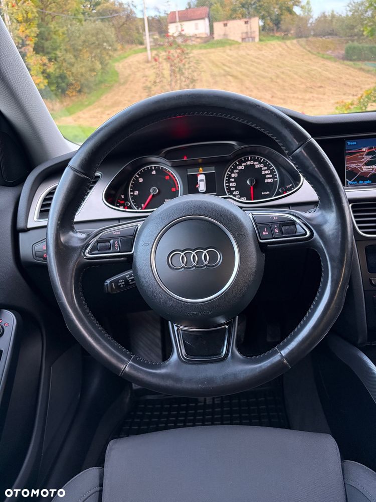 Audi A4 Avant 2.0 TDI Quattro - 32