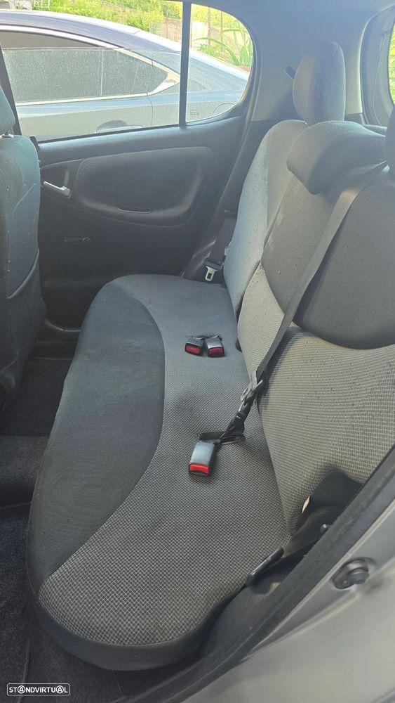 Toyota Yaris 1.0 Sol AC - 13