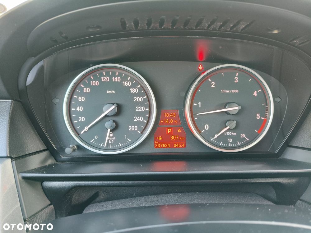 BMW Seria 5 525d - 13