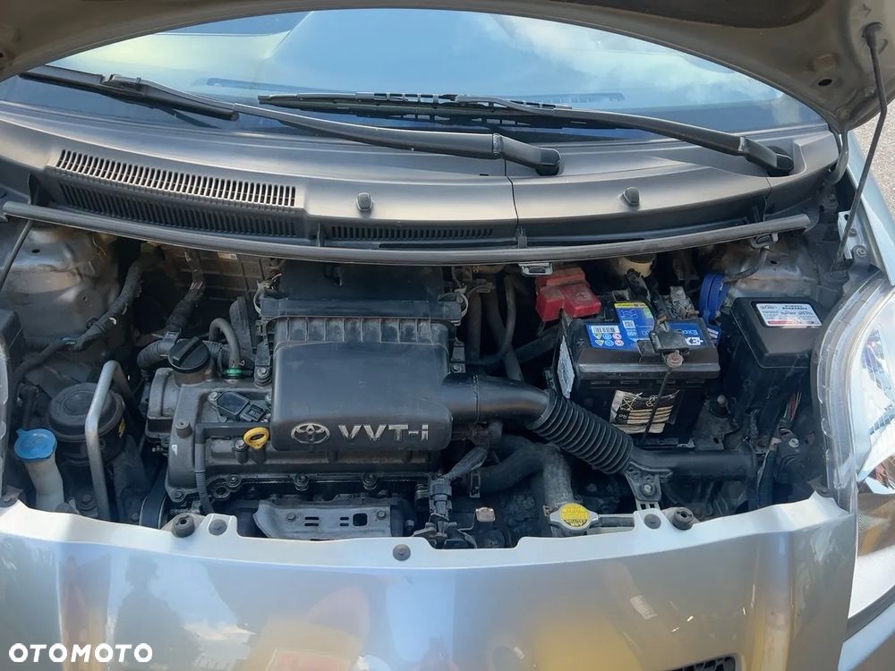 Toyota Yaris 1.3 Prestige - 12