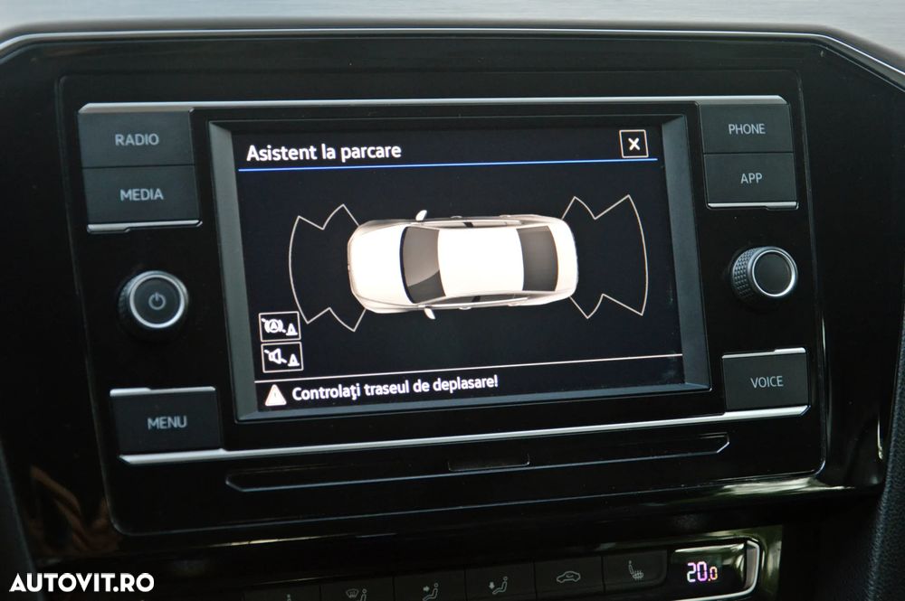 Volkswagen Passat 2.0 TDI DSG Highline - 35