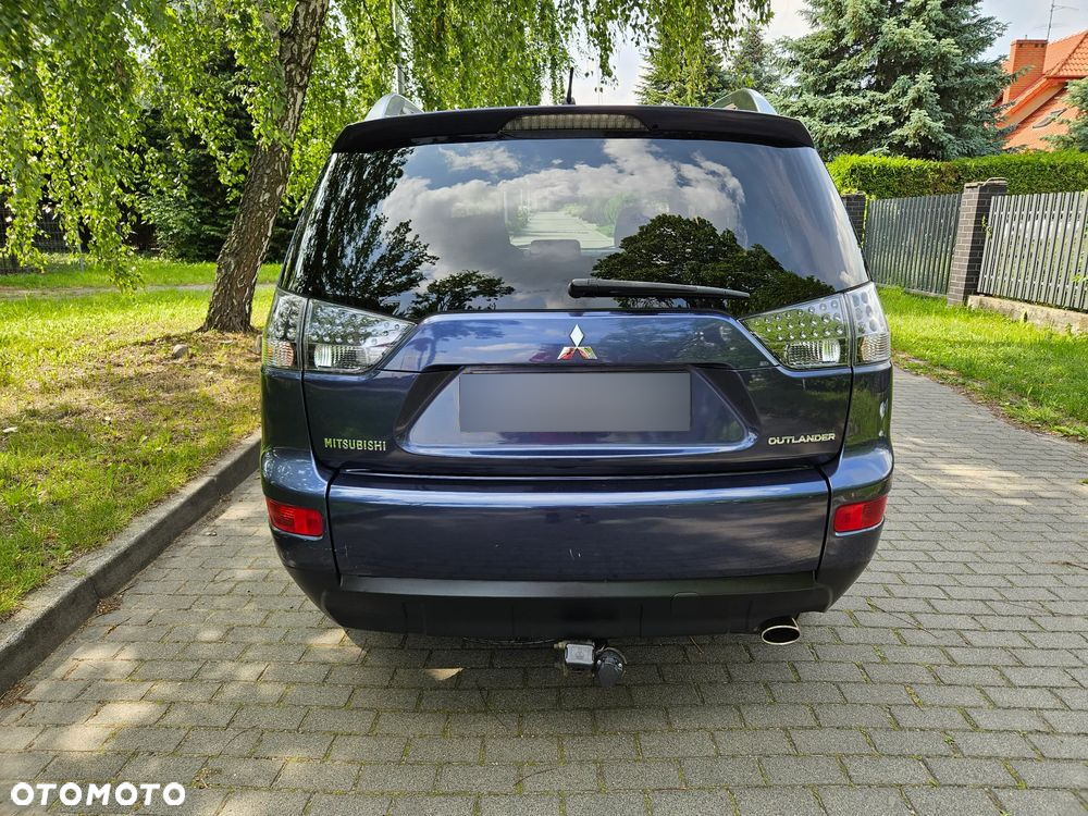 Mitsubishi Outlander - 10