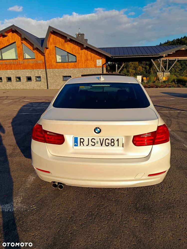 BMW Seria 3 328i xDrive Sport Line - 6
