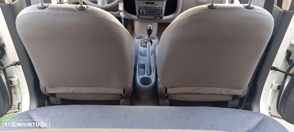 Toyota Yaris 1.0 Terra - 19
