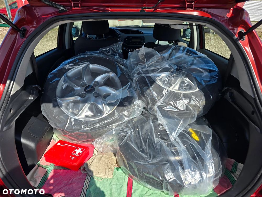 Toyota Yaris 1.33 Premium - 12