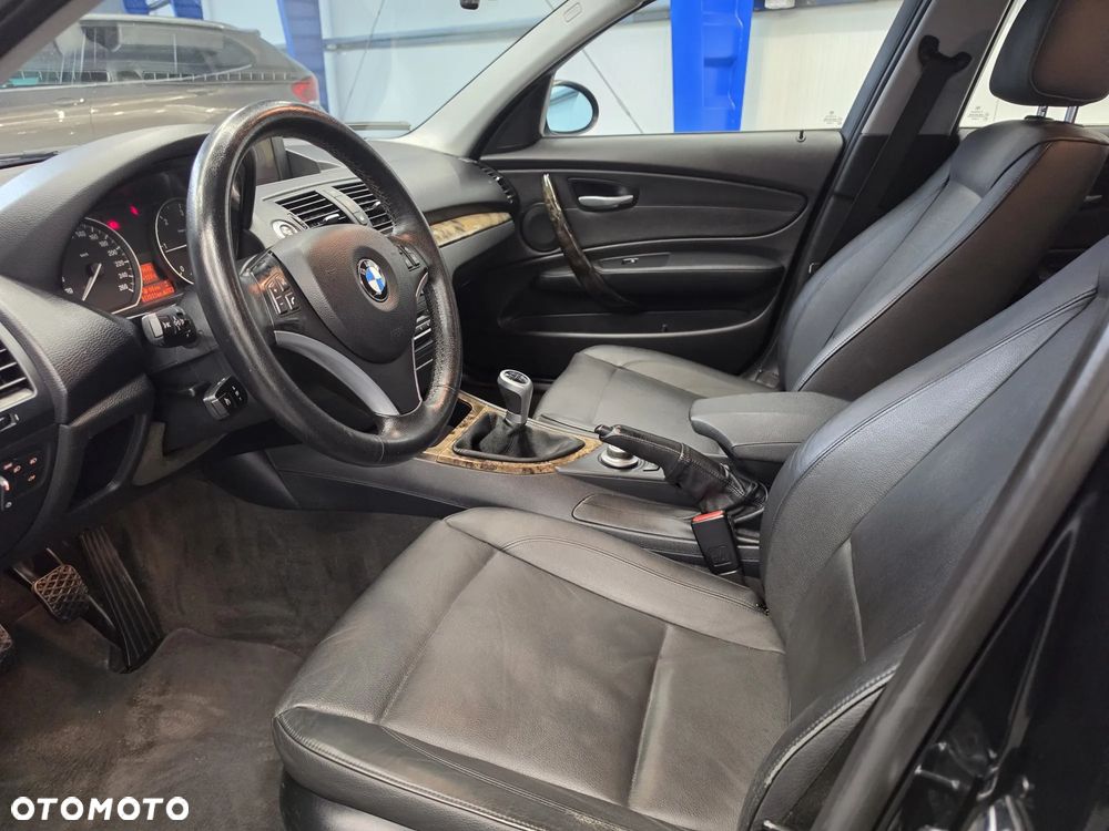 BMW Seria 1 120d DPF Edition Lifestyle - 26