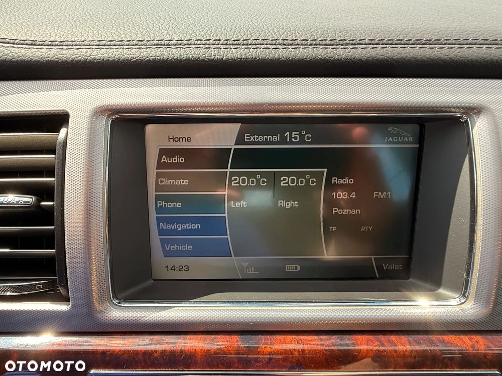 Jaguar XF 2.7 V6 D Luxury - 20