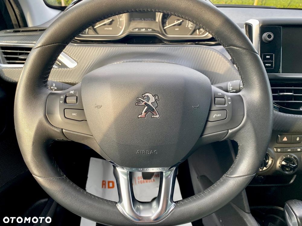 Peugeot 208 - 17