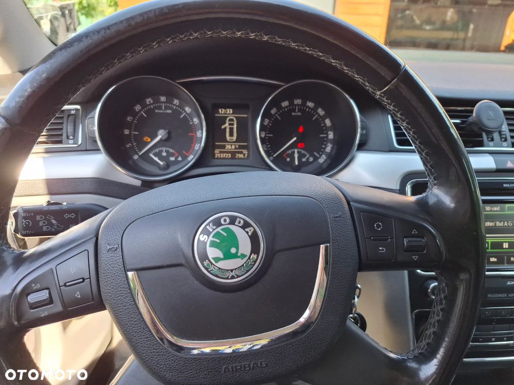 Skoda Superb 2.0 TDI Ambition - 4