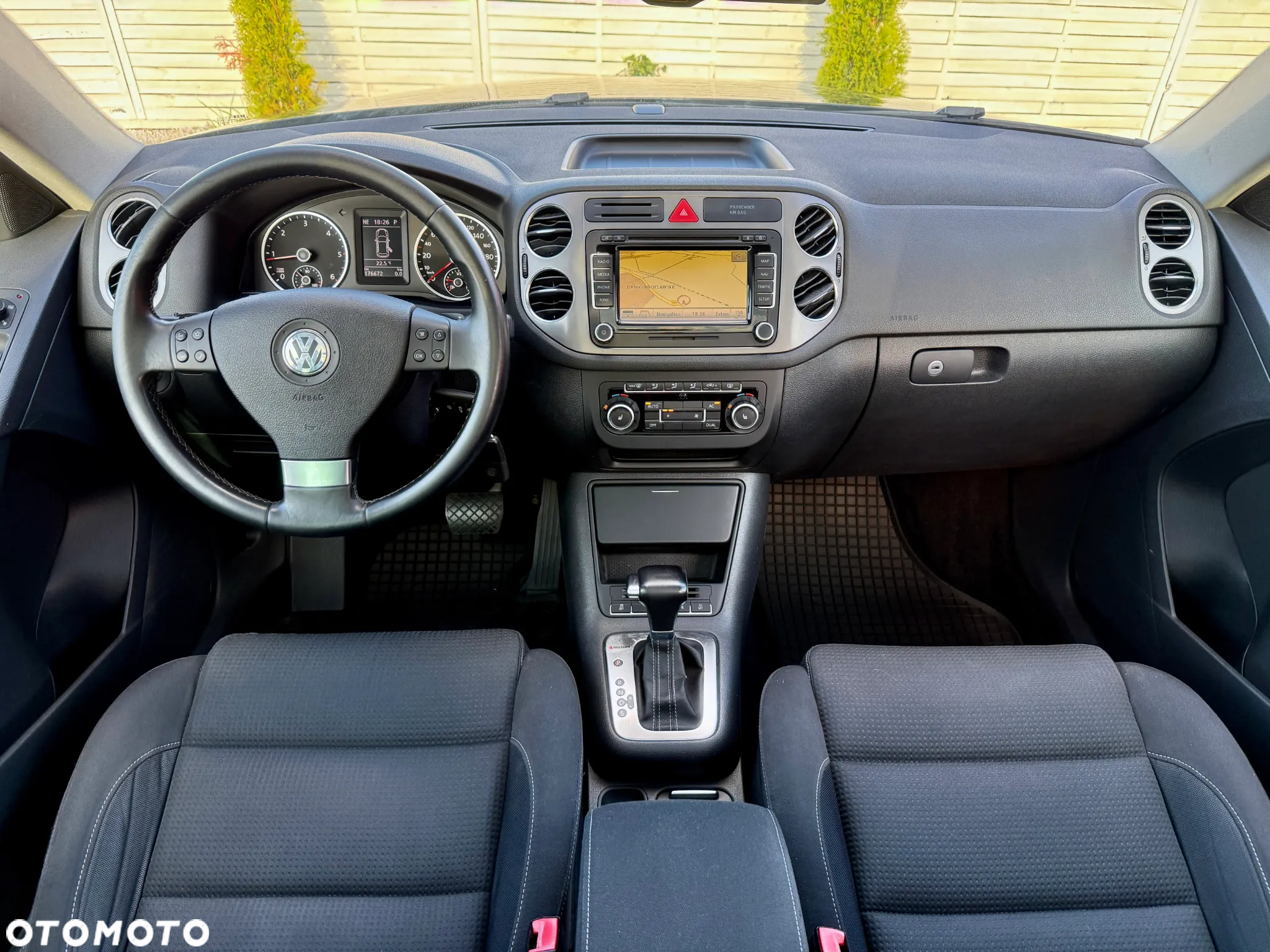 Volkswagen Tiguan 2.0 TDI DPF 4Motion BlueMotion Technology DSG Exclusive - 9