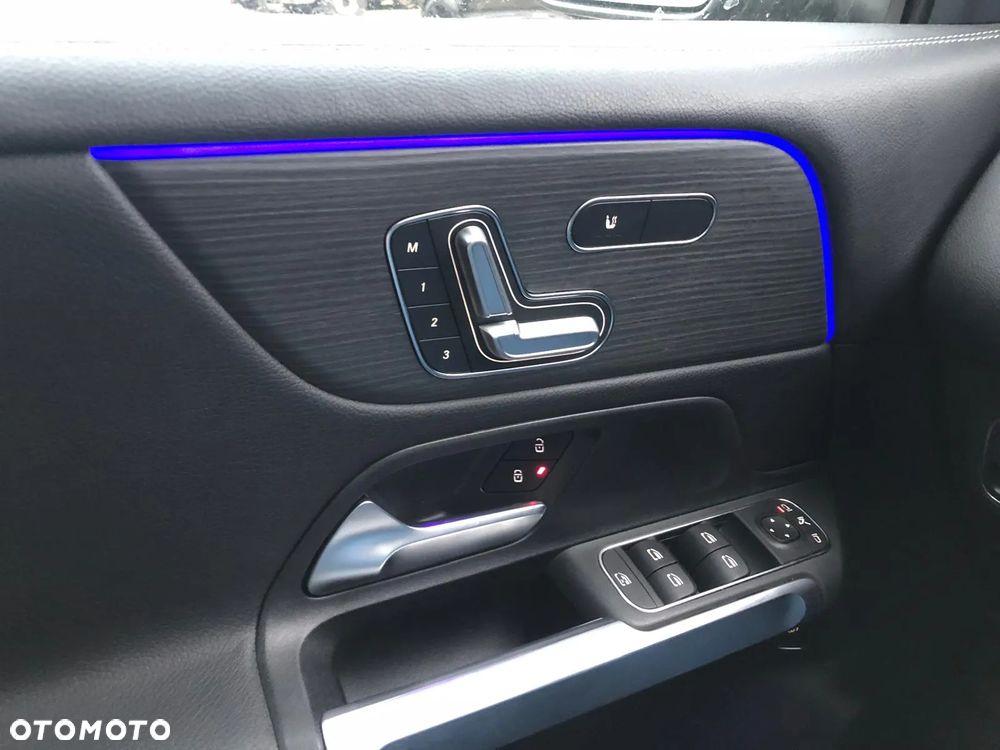 Mercedes-Benz GLB - 15