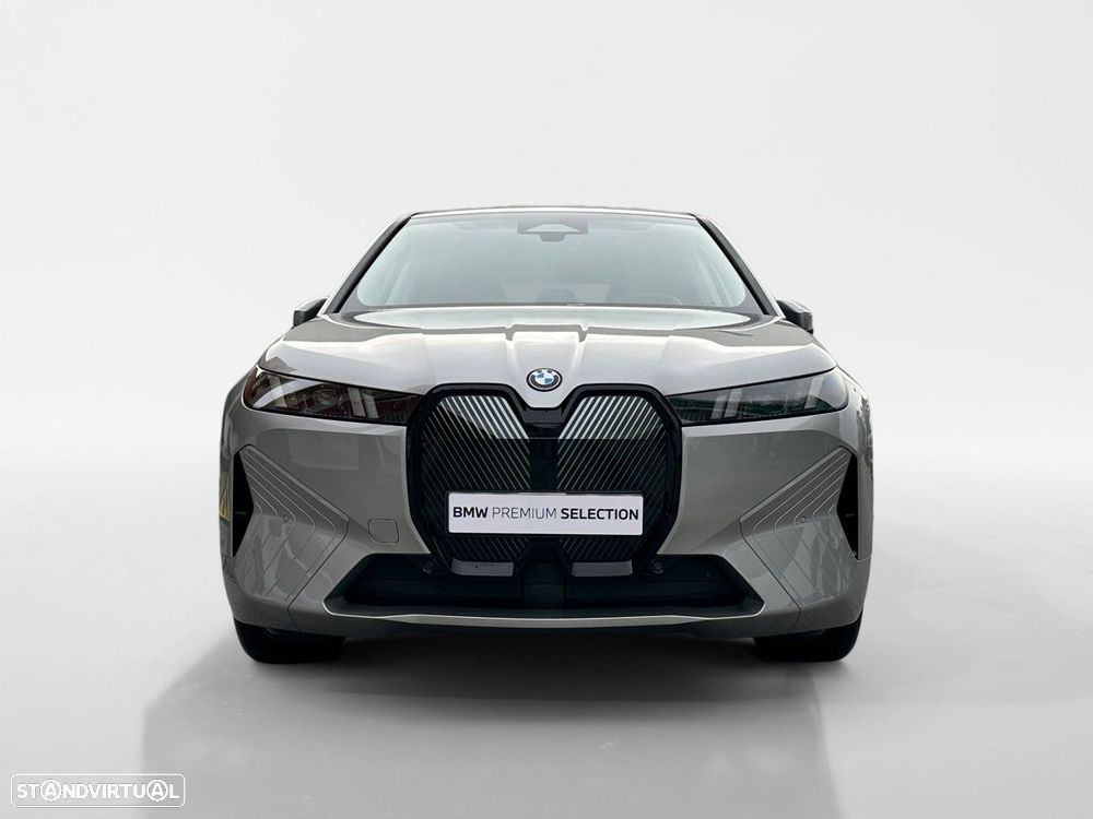 BMW iX xDrive 45 - 8