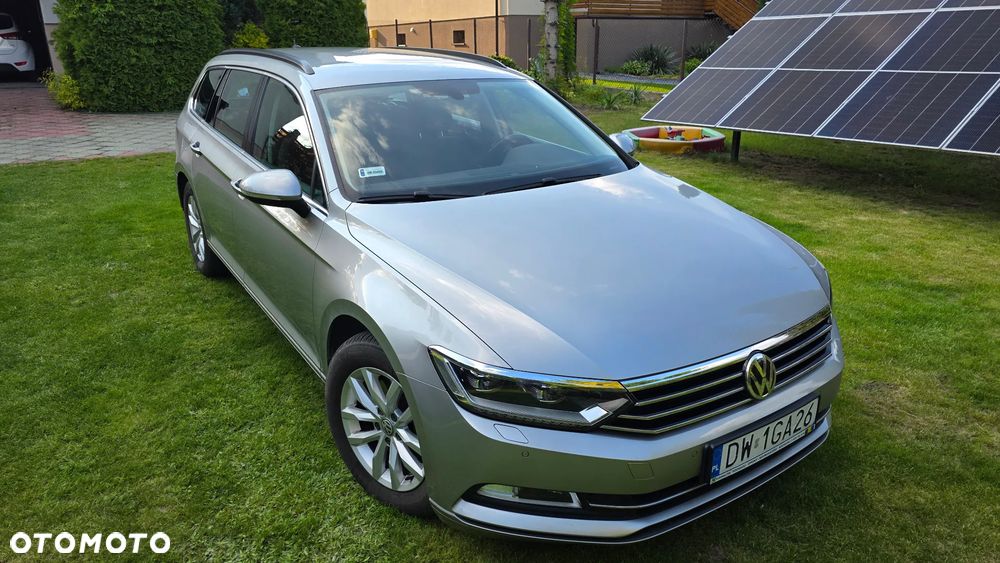 Volkswagen Passat - 1
