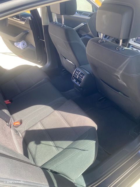 VW Passat 1.6 TDI BlueMotion - 15