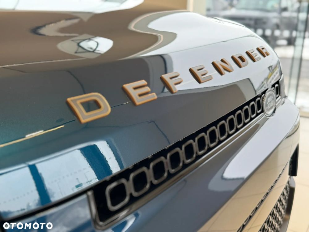 Land Rover Defender 5.0 P525 V8 - 4