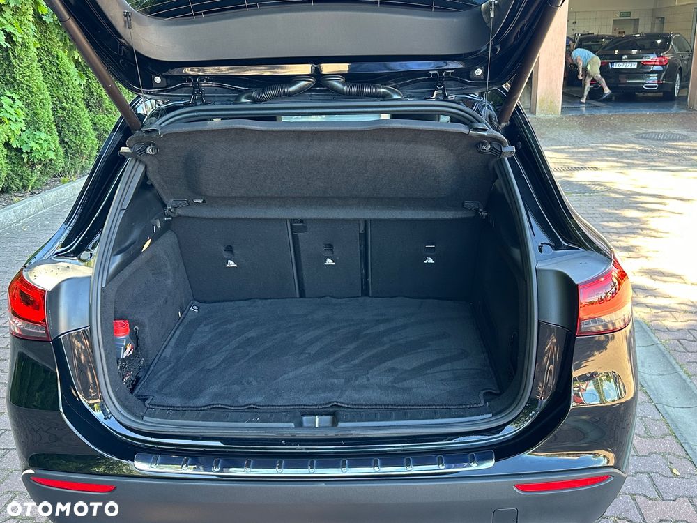 Mercedes-Benz GLA 250 4Matic 8G-DCT - 9