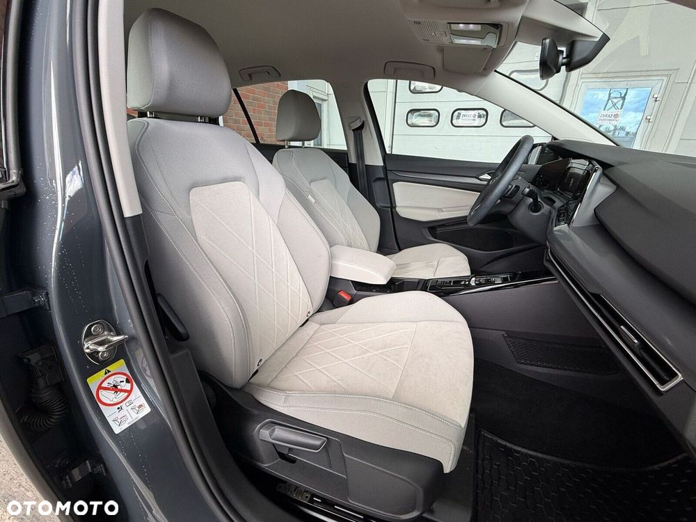 Volkswagen Golf 1.5 eTSI EVO Style DSG - 12