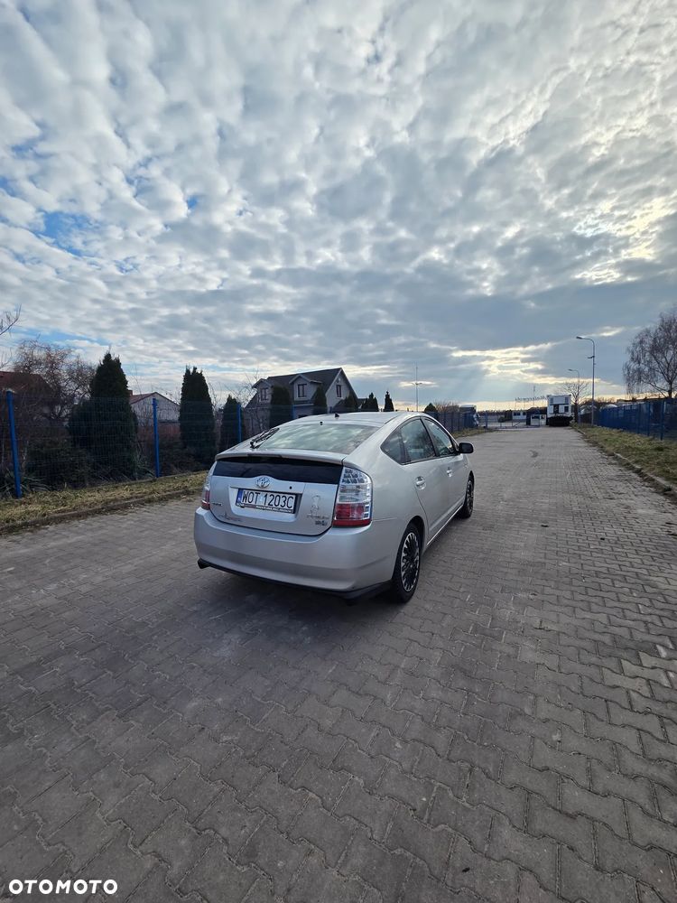 Toyota Prius 1.5 VVT-i Prestige - 2