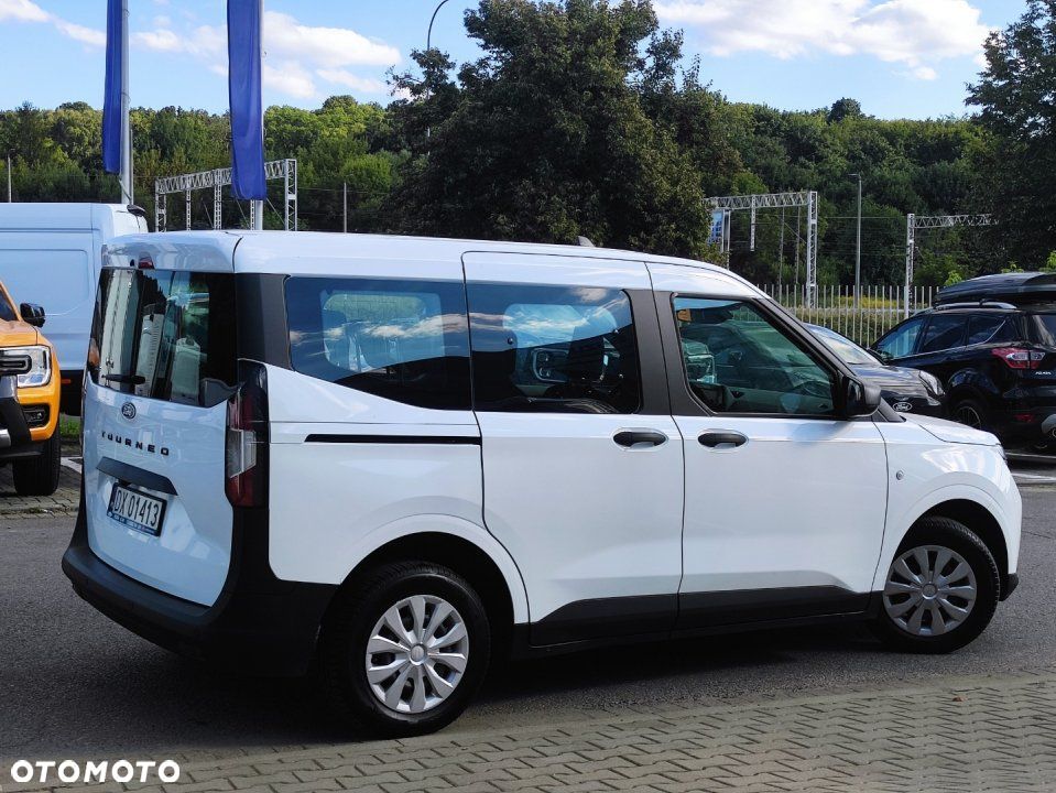 Ford Tourneo Courier - 7