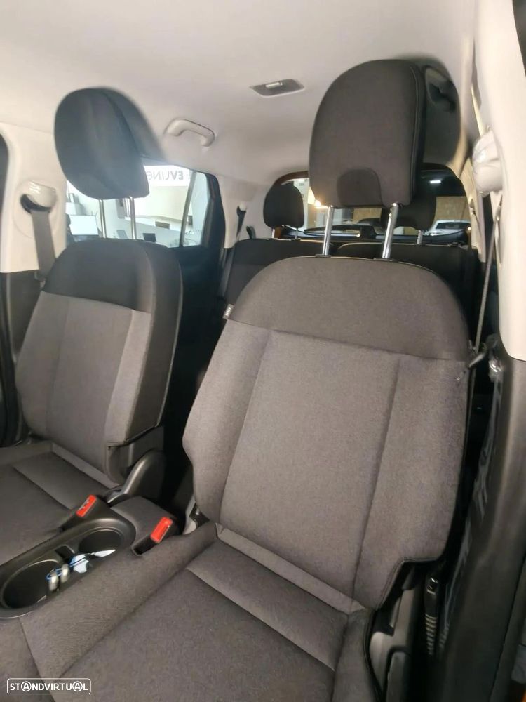 Hyundai Inster 49 kWh Style Plus - 32