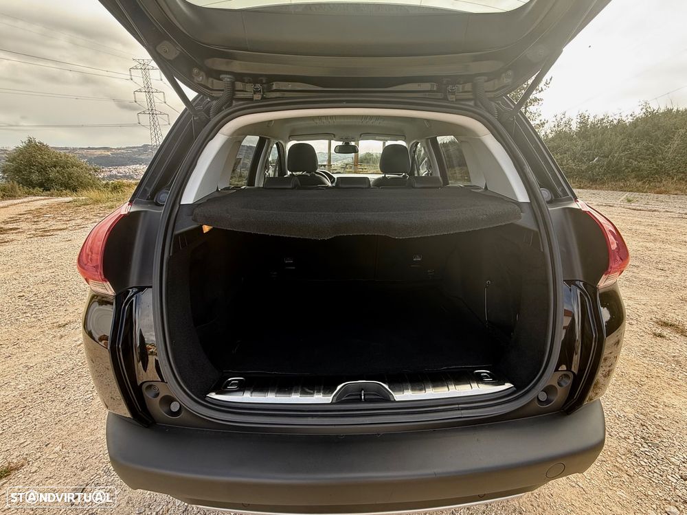 Peugeot 2008 1.2 PureTech Allure - 12