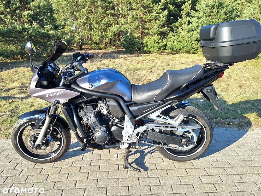 Yamaha FZS - 17