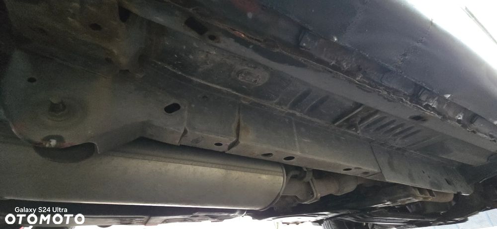 Jeep Cherokee - 26