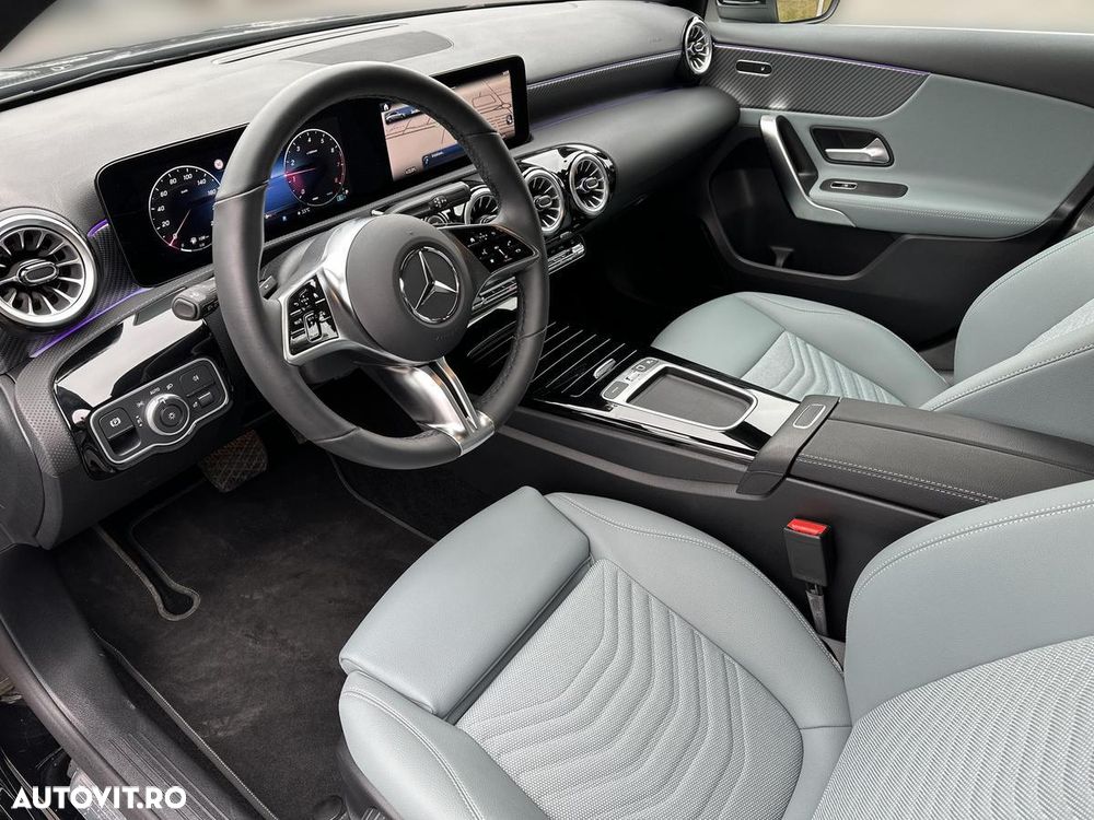 Mercedes-Benz A 180 Sedan 7G-DCT - 11