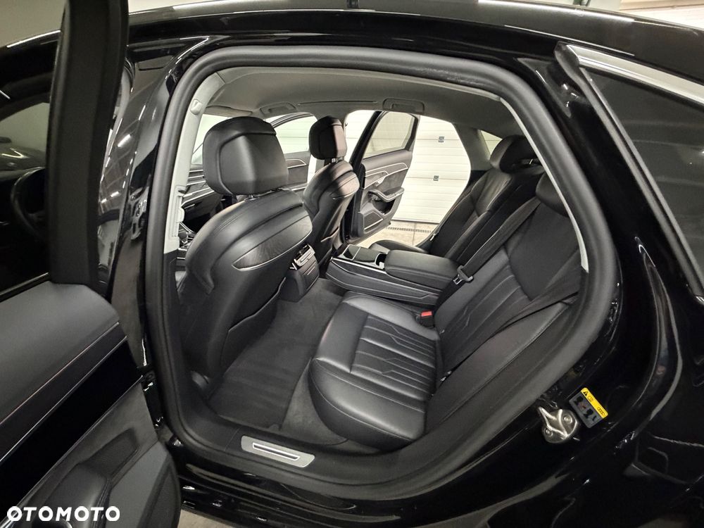 Audi A8 - 18