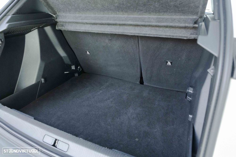 Peugeot 2008 1.2 PureTech Active EAT8 - 17