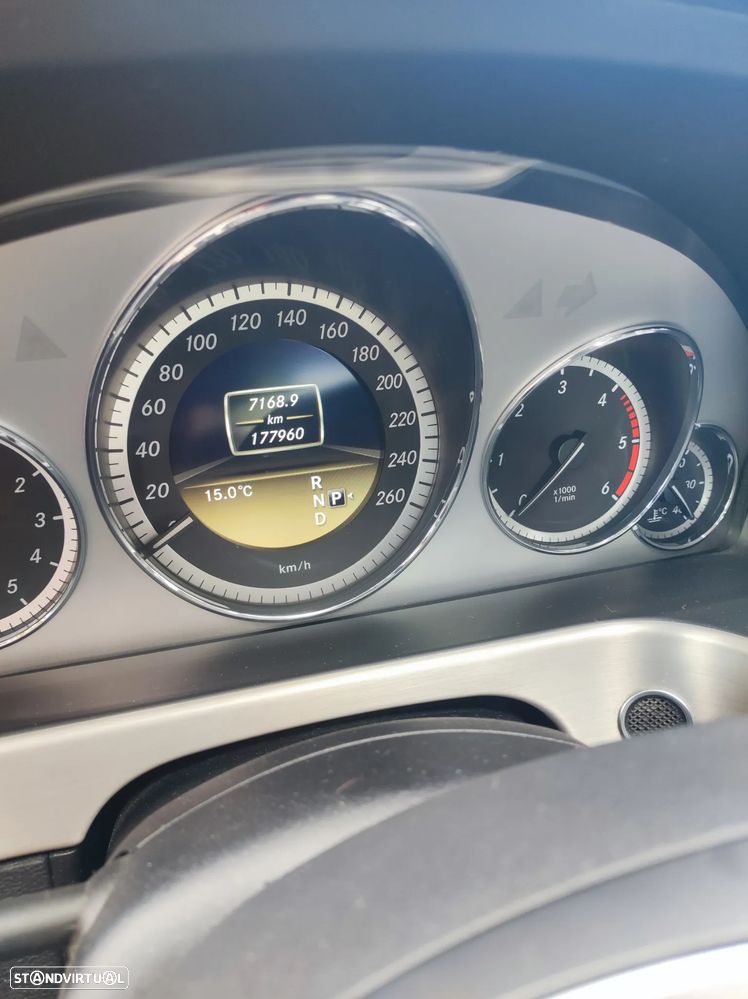Mercedes-Benz E 250 CDI DPF 4Matic BlueEFFICIENCY 7G-TRONIC Avantgarde - 9