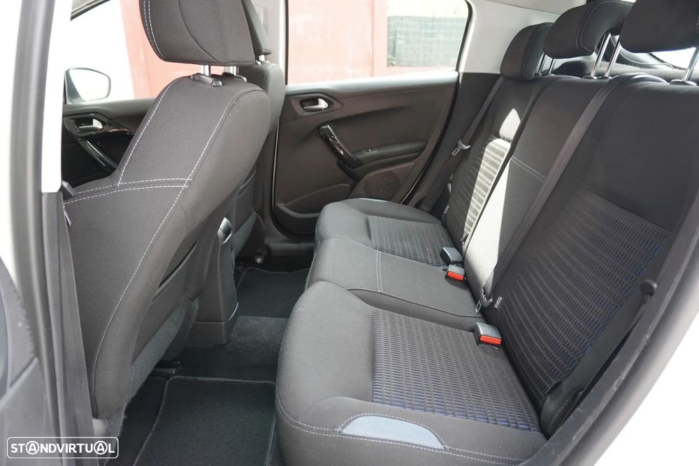 Peugeot 208 1.4 HDi Access - 8