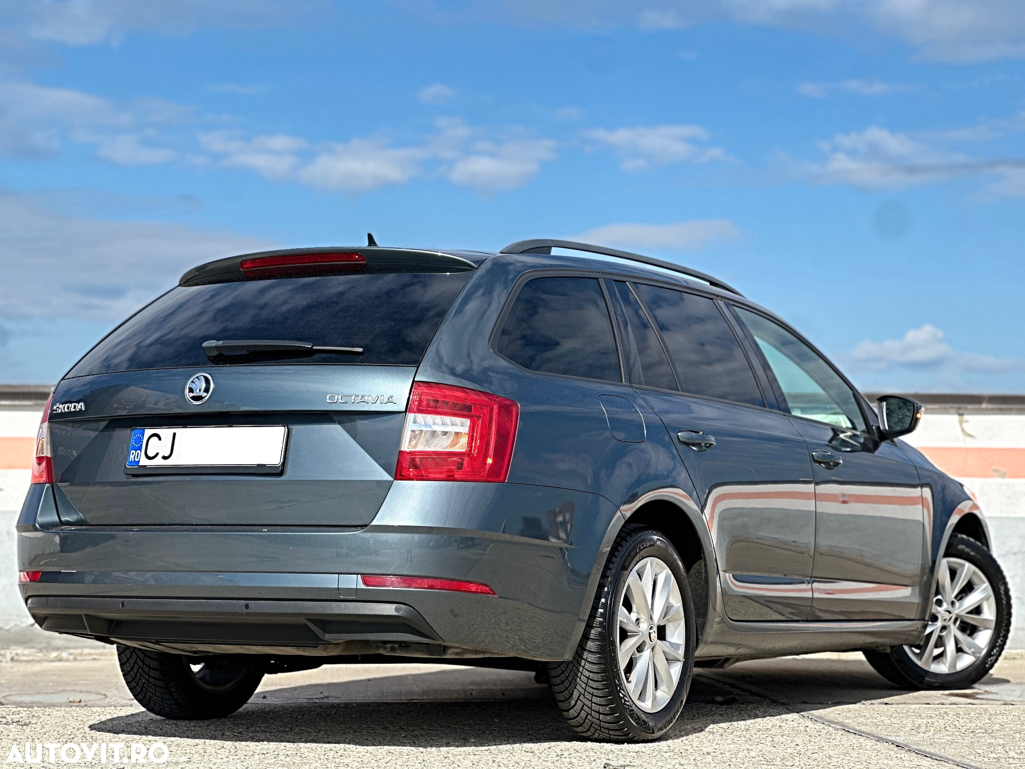 Skoda Octavia Combi Diesel 1.6 TDI DSG Style - 19