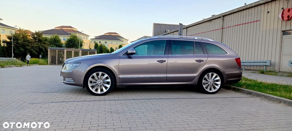 Skoda Superb 2.0 TDI Ambition DSG - 1