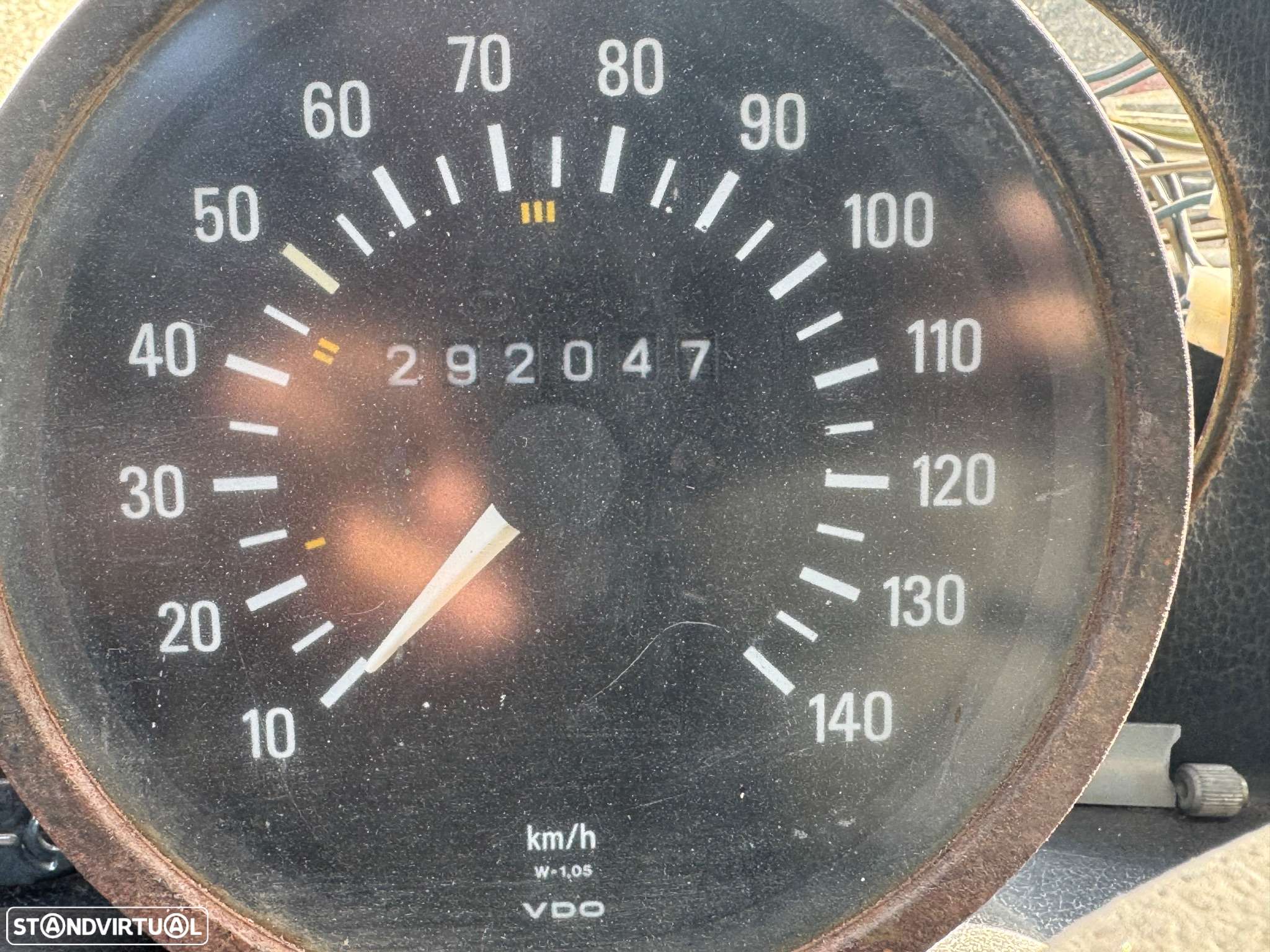 Mercedes-Benz 100 - 3