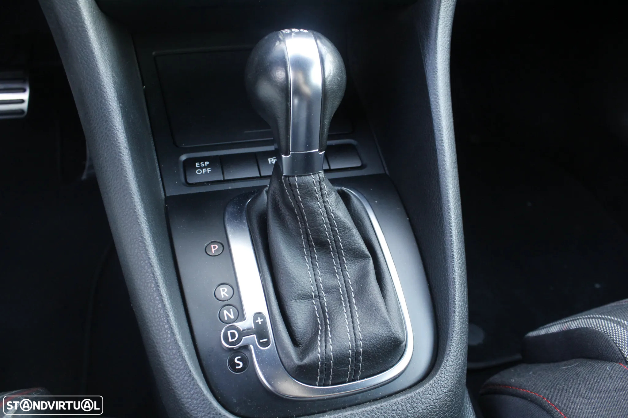 VW Golf 2.0 GTI DSG - 43