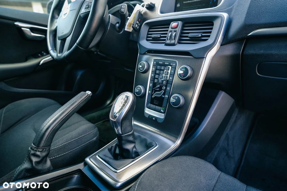 Volvo V40 D2 - 28